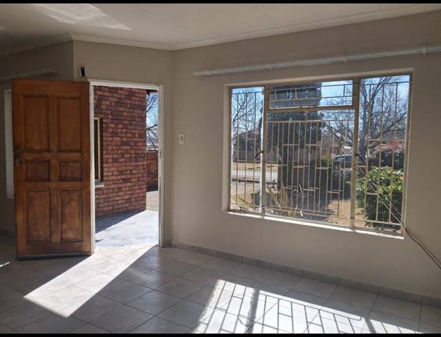 2 BEDROOM TOWNHOUSE FOR SALE IN MEYERVILLE